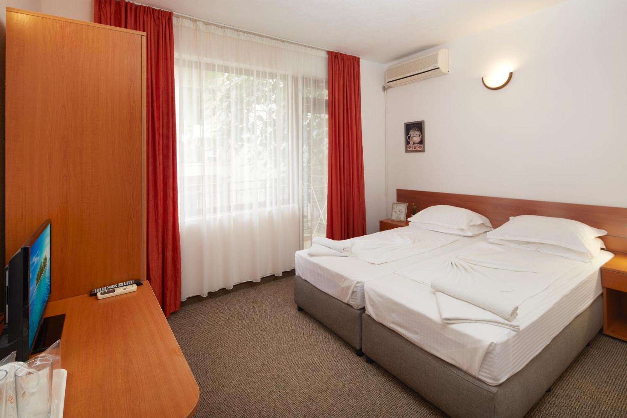 Nirvana Guest House Nesebar Bagian luar foto