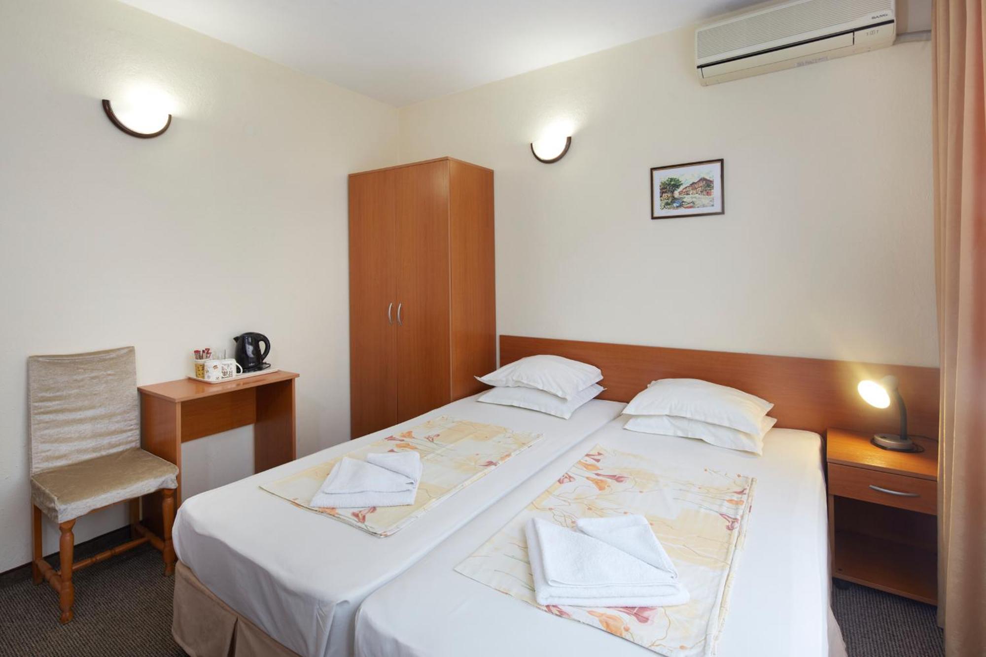 Nirvana Guest House Nesebar Bagian luar foto