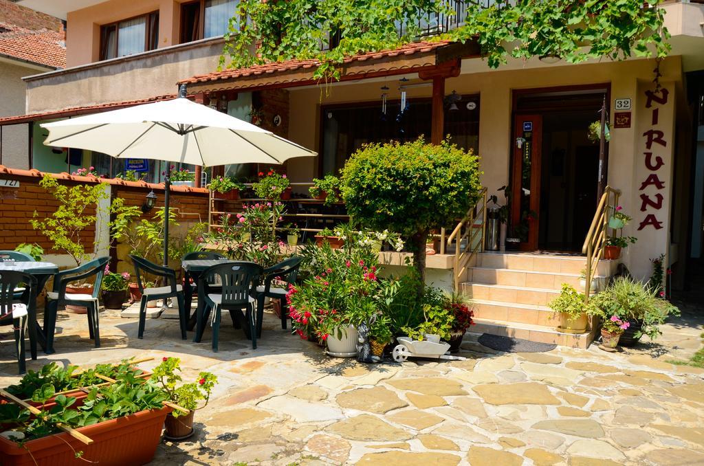 Nirvana Guest House Nesebar Bagian luar foto